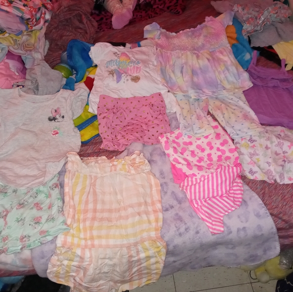 Clothes - Picture 2 of 13